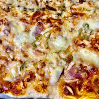 冷凍イカ使用★イカとベーコンのチーズたっぷりピザ